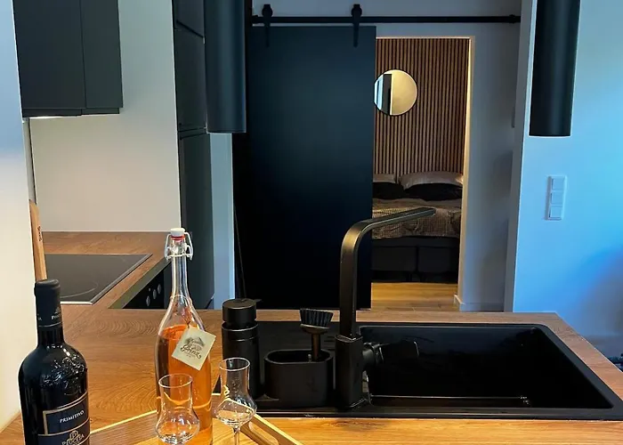 아파트 With Mountain View *